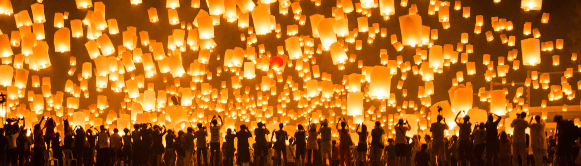 Celebrating the Yee Peng Festival in Chiang Mai – Not So Mid-Life Crisis